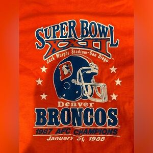 Men’s like-new vintage Denver Broncos graphic Tshirt